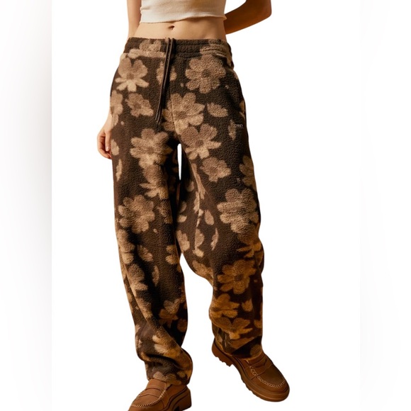Obey Pants - Urban Outfitters NWT OBEY Shaylin Pant FLEECE Pants